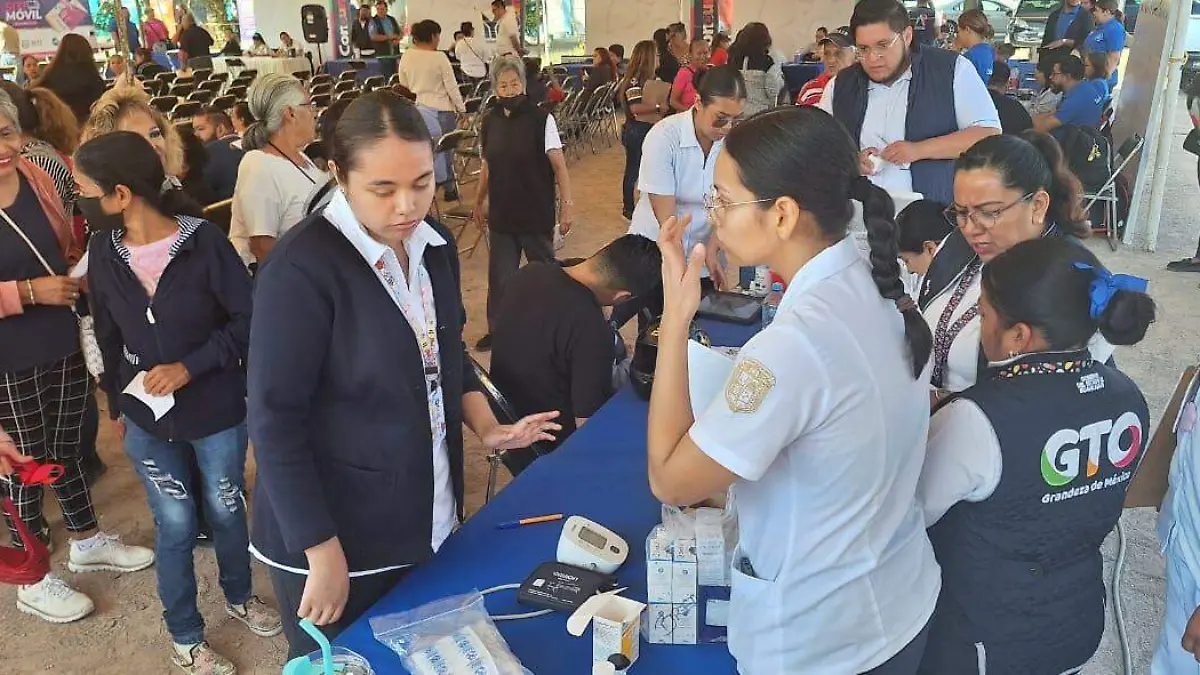 Benefician a más de 400 personas con Brigada de Salud del DIF Irapuato (3)